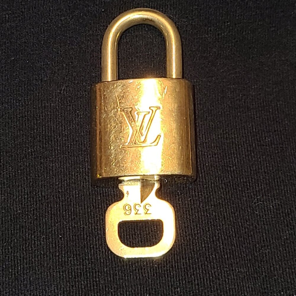 LV Lock & Key set #336 - Picture 2 of 11